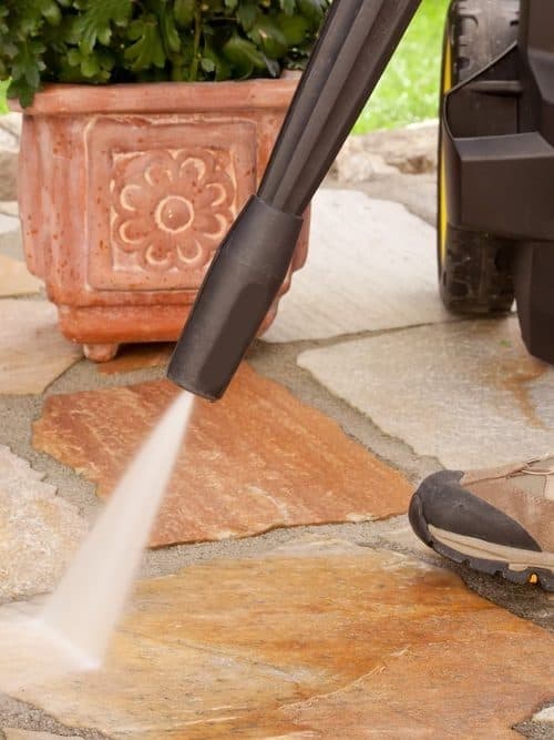 Servicio de limpieza con agua a presión en Ourense de Otto Jardinería y Desbroces